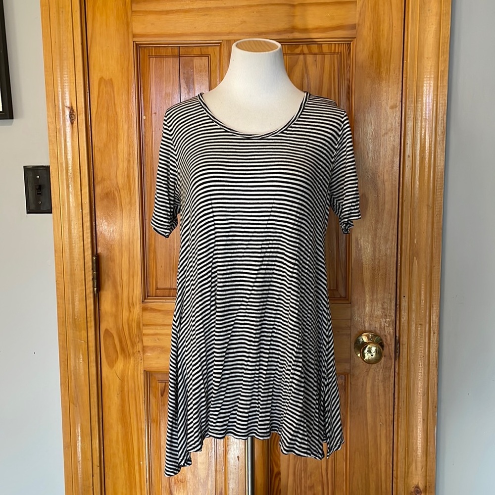 Lularoe perfect tee